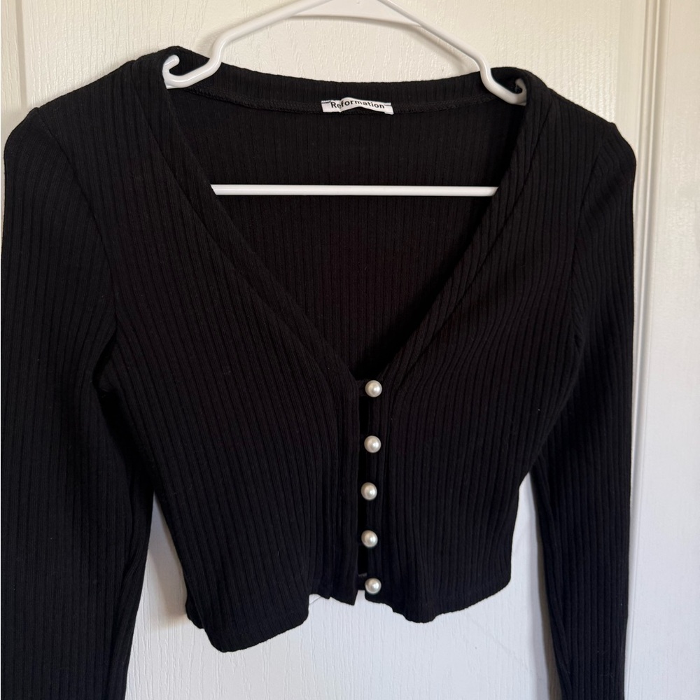 Reformation Gellar Black Ribbed Pearl-Button Long Sleeve Top - Picture 3 of 7